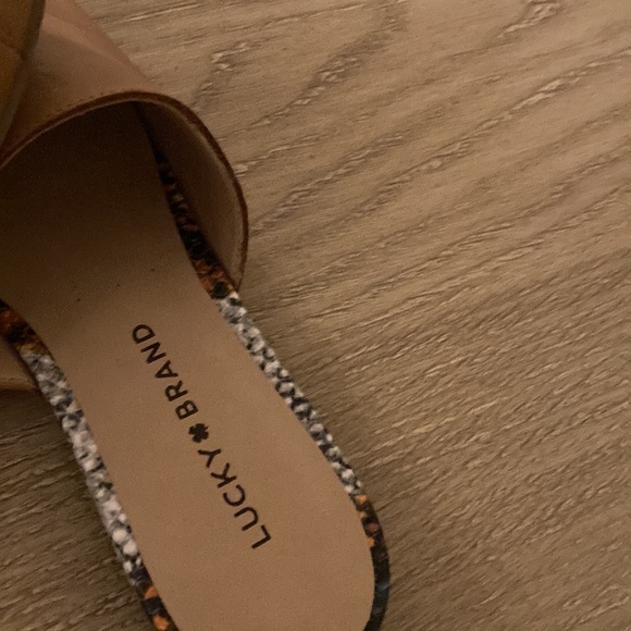 Lucky brand leather shoes size 7 - Picture 2 of 7